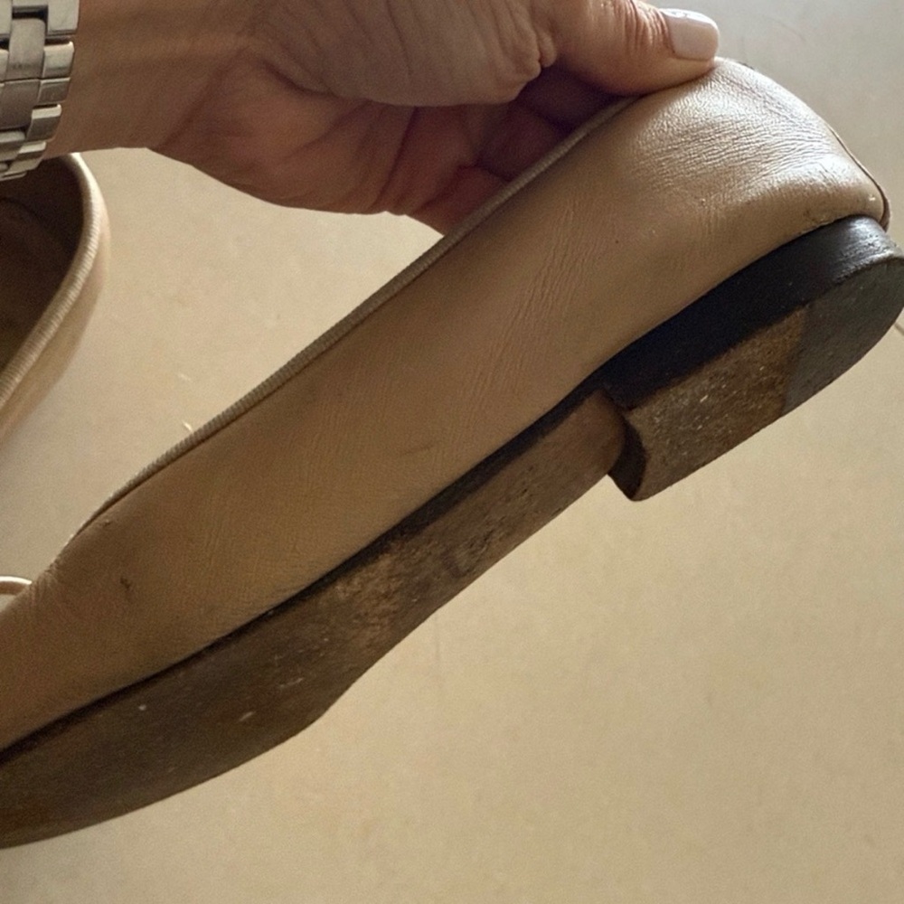 CHANEL Lambskin Beige and Black Flats - Picture 7 of 16